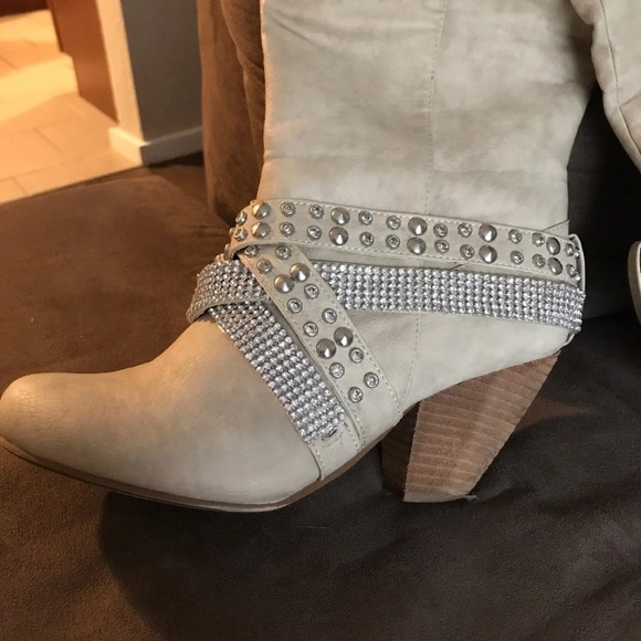 SOLD! Rhinestone Cream Boots - Picture 6 of 8